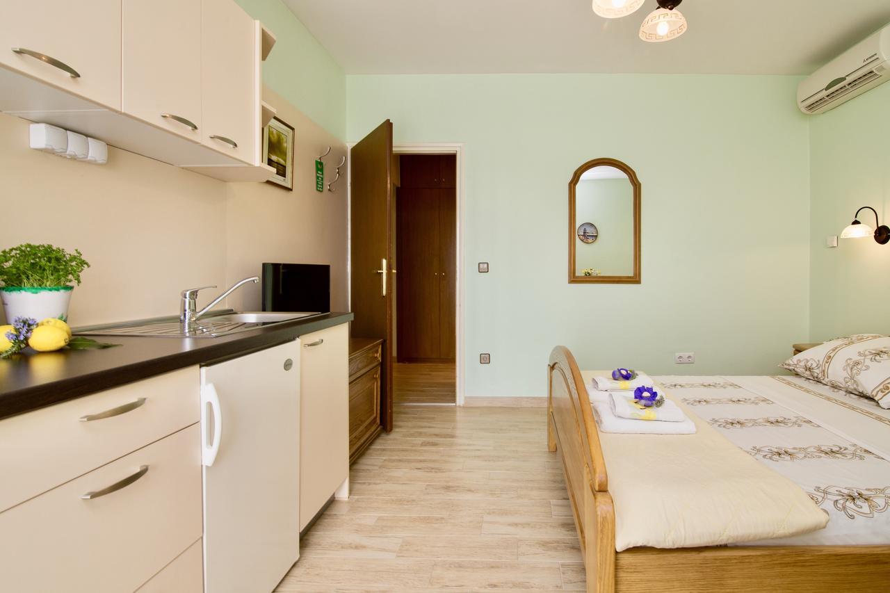 Pansion Adria Hotel Sveti Filip i Jakov Ngoại thất bức ảnh
