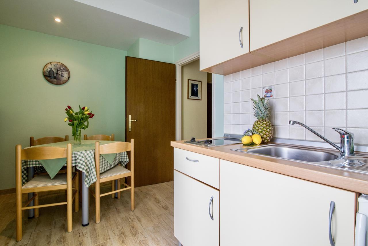 Pansion Adria Hotel Sveti Filip i Jakov Ngoại thất bức ảnh